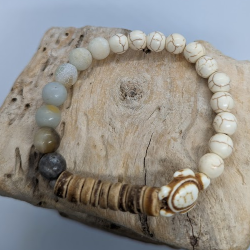 Howlite, Amazonite, Coconut, Howlite Turtle (8mm Beaded Bracelet)